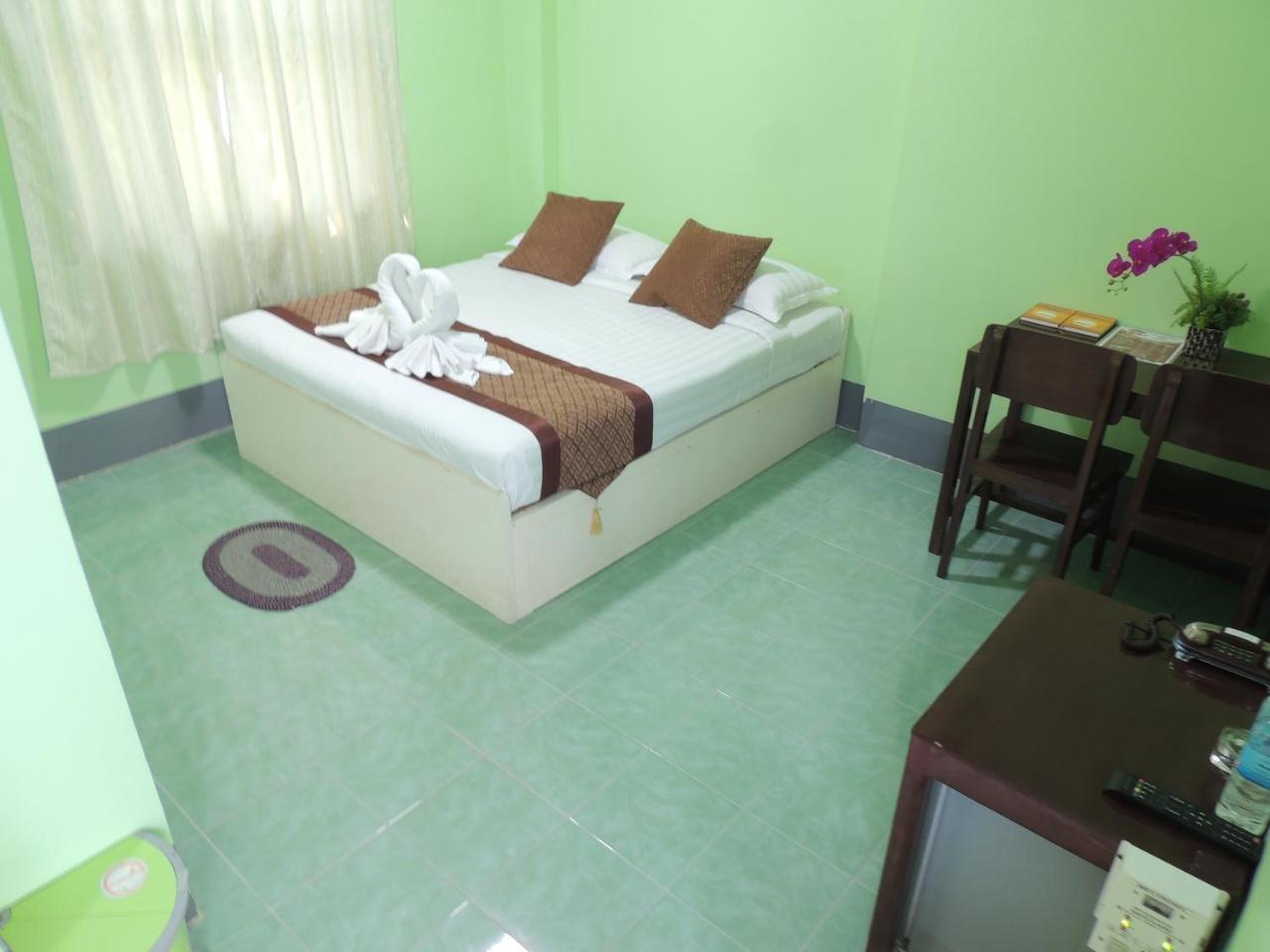 Nay Chi Lin Hotel Pathein Exterior foto